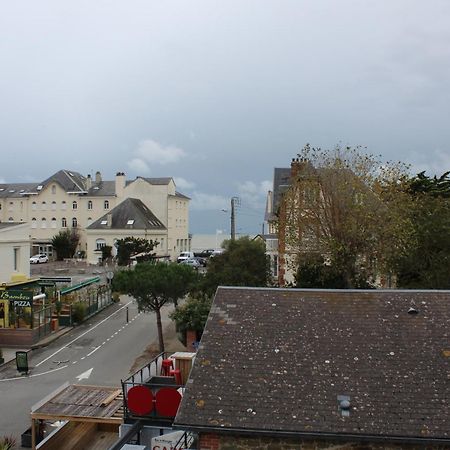 Hotel Des Pins Jullouville-les-Pins Room photo